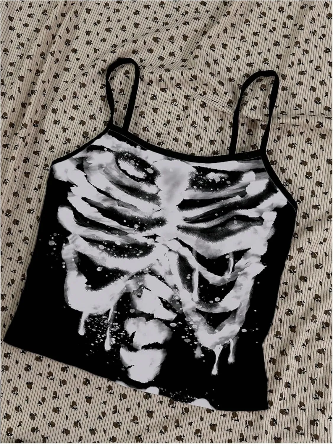 COZYEASE Women's Plus Size Goth Y2K Camisole Tops Graphic Sleeveless Crop Tank Top Streetwear