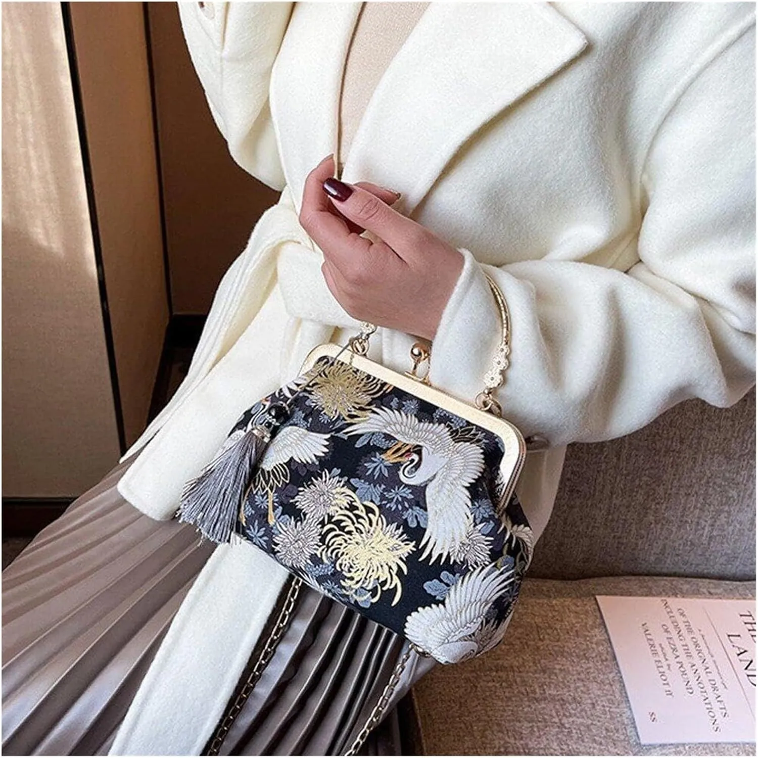 Vintage Chinese Style Embroidered Evening Bag - Antique Cheongsam Handbag with Tassel and Pendant for Women